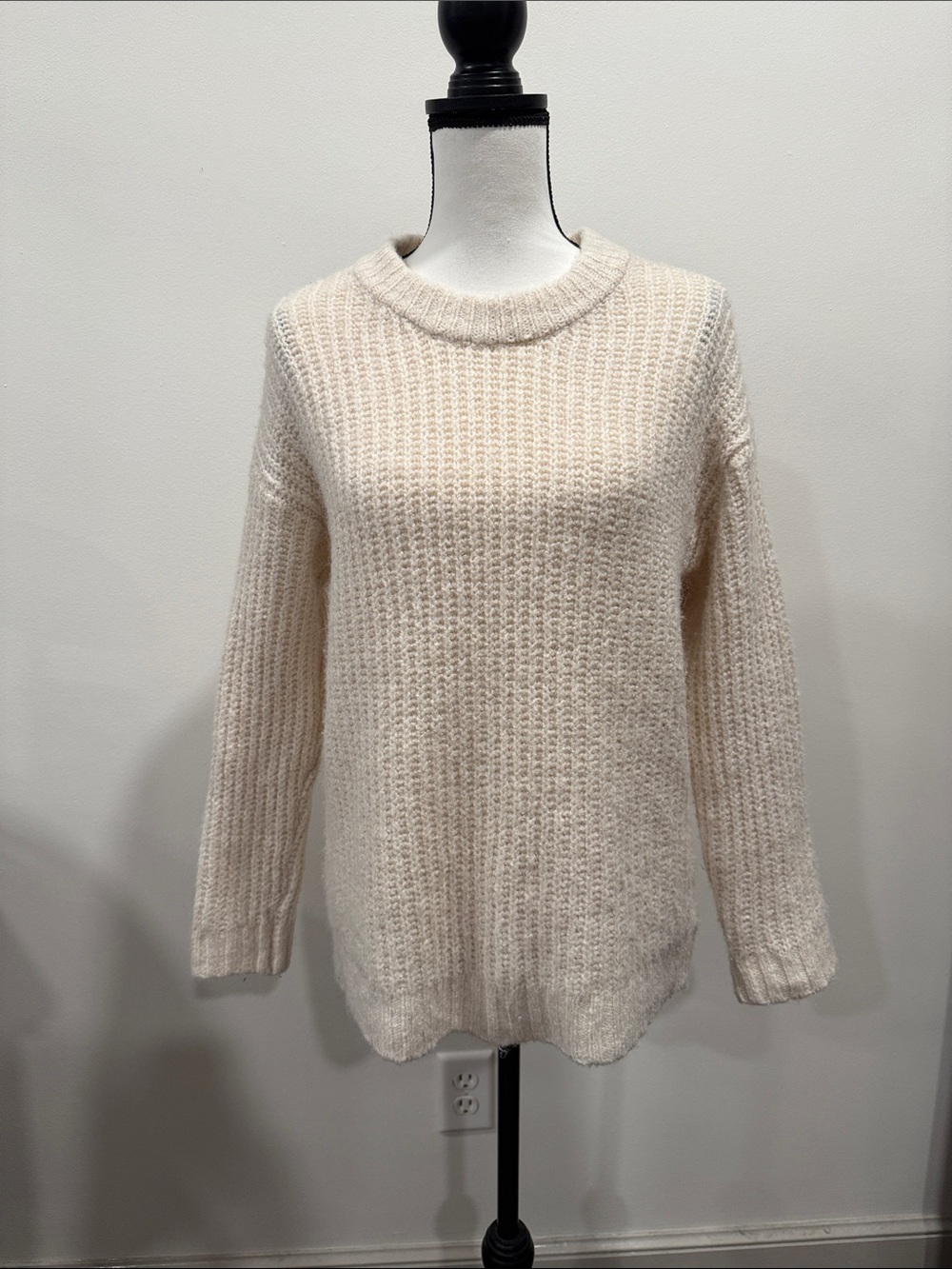 a.n.a Cozy Cream Knit Crewneck Sweater Size XS